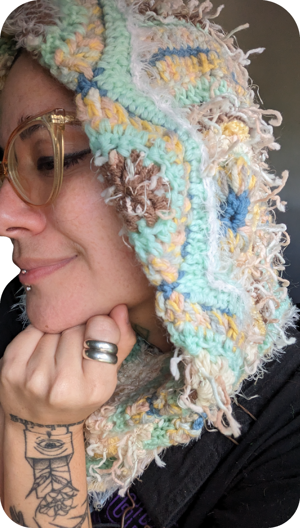 pastel daisy hood