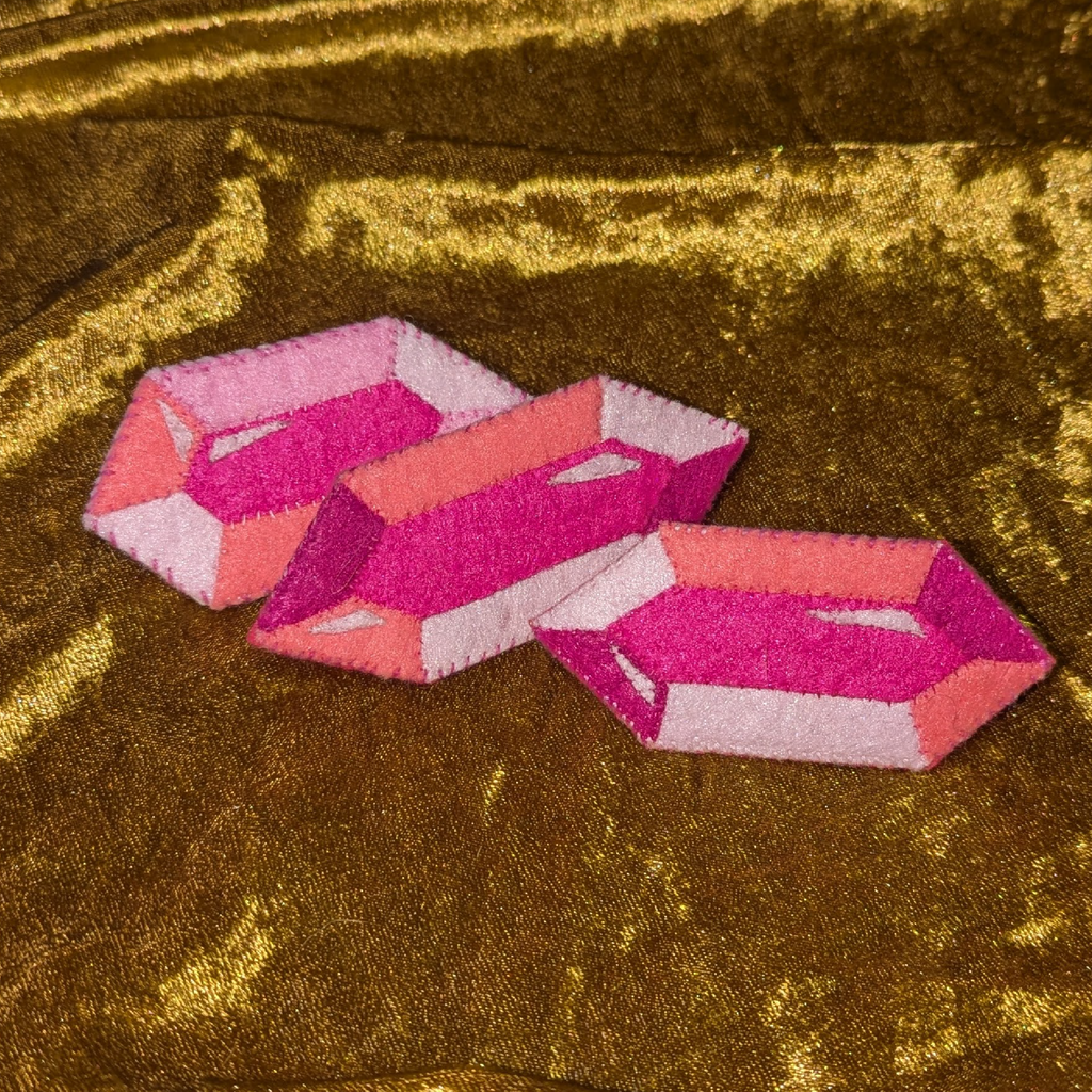 pink gem brooch: style B